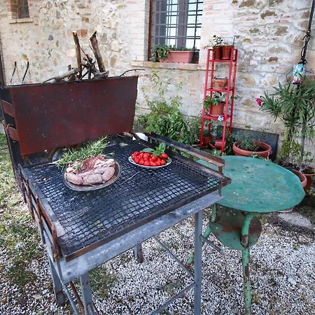 In Umbria Near Trasimeno Holiday home *